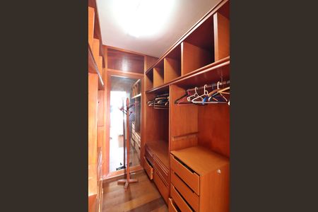 Apartamento à venda com 150m², 4 quartos e 3 vagasQuarto 1 - Suíte Closet 