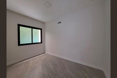 Casa de condomínio à venda com 250m², 4 quartos e 2 vagas