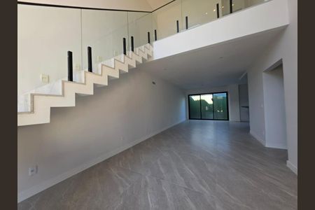 Casa de condomínio à venda com 250m², 4 quartos e 2 vagas
