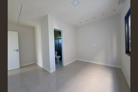 Casa de condomínio à venda com 250m², 4 quartos e 2 vagas