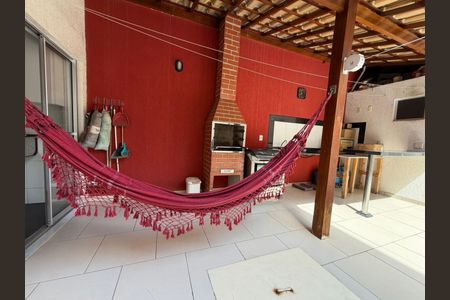Casa à venda com 210m², 3 quartos e 2 vagas Casa à venda com 210m², 3 quartos e 2 vagasFoto 02