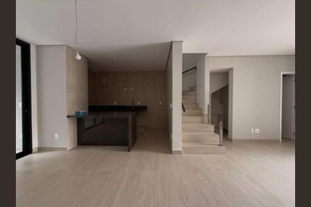 Foto 04 de casa à venda com 3 quartos, 130m² em Ouro Preto, Belo Horizonte