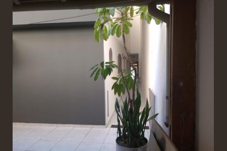 Casa à venda com 168m², 3 quartos e 2 vagas Casa à venda com 168m², 3 quartos e 2 vagasAREA EXTERNA