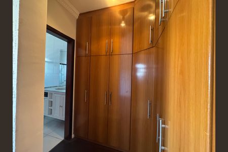Casa à venda com 230m², 3 quartos e 2 vagas Casa à venda com 230m², 3 quartos e 2 vagasSuíte
