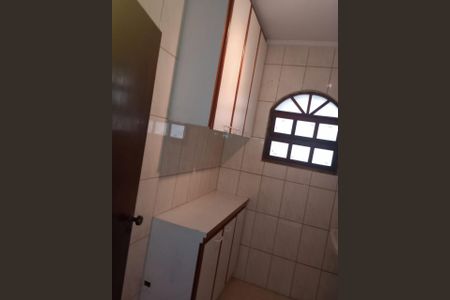 Casa à venda com 168m², 3 quartos e 2 vagas Casa à venda com 168m², 3 quartos e 2 vagasLAVANDERIA