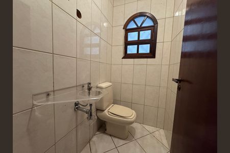 Casa à venda com 230m², 3 quartos e 2 vagas Casa à venda com 230m², 3 quartos e 2 vagasLavabo