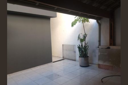 Casa à venda com 168m², 3 quartos e 2 vagas Casa à venda com 168m², 3 quartos e 2 vagasAREA EXTERNA