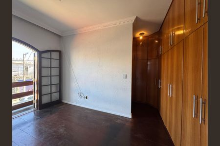 Casa à venda com 230m², 3 quartos e 2 vagas Casa à venda com 230m², 3 quartos e 2 vagasSuíte