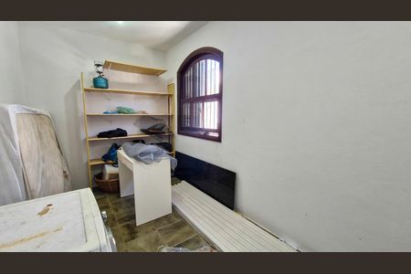 Casa à venda com 110m², 3 quartos e 2 vagasQuarto dos fundos