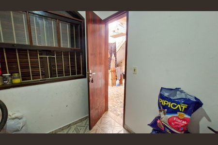 Casa à venda com 110m², 3 quartos e 2 vagasDespensa