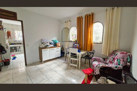 Casa à venda com 110m², 3 quartos e 2 vagasSala de estar 