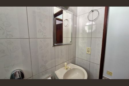 Casa à venda com 110m², 3 quartos e 2 vagasBanheiro
