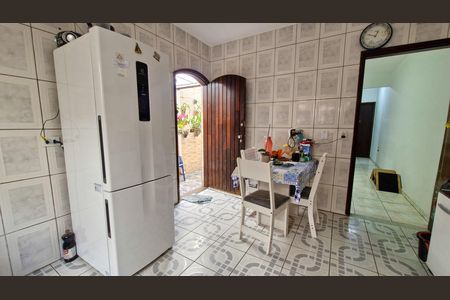 Casa à venda com 110m², 3 quartos e 2 vagasCozinha 