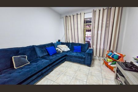 Casa à venda com 110m², 3 quartos e 2 vagasSala