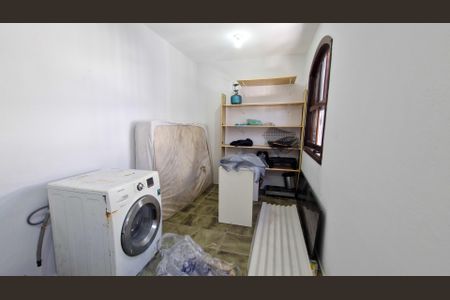 Casa à venda com 110m², 3 quartos e 2 vagasQuarto dos fundos