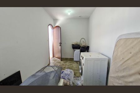 Casa à venda com 110m², 3 quartos e 2 vagasQuarto dos fundos