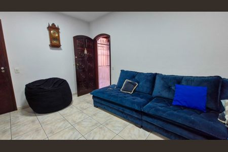 Casa à venda com 110m², 3 quartos e 2 vagasSala