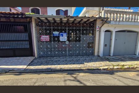 Casa à venda com 110m², 3 quartos e 2 vagasFachada