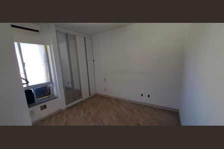 Quarto de apartamento para alugar com 2 quartos, 82m² em Jardim Armação, Salvador