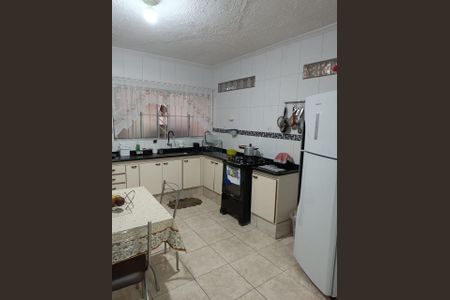 Casa à venda com 303m², 4 quartos e 2 vagas Casa à venda com 303m², 4 quartos e 2 vagasCOZINHA