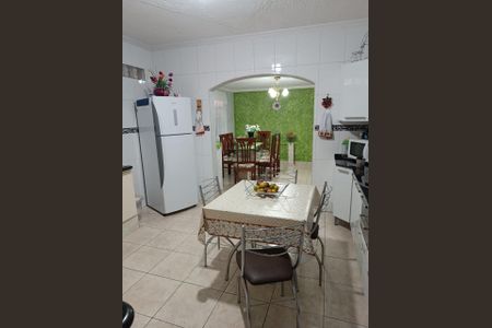 Casa à venda com 303m², 4 quartos e 2 vagas Casa à venda com 303m², 4 quartos e 2 vagasCOZINHA