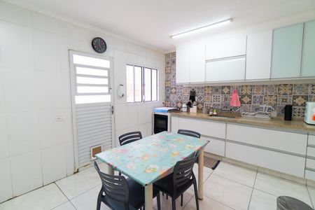 Casa à venda com 185m², 3 quartos e 2 vagasCozinha
