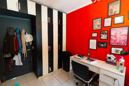 Casa à venda com 185m², 3 quartos e 2 vagasQuarto 2