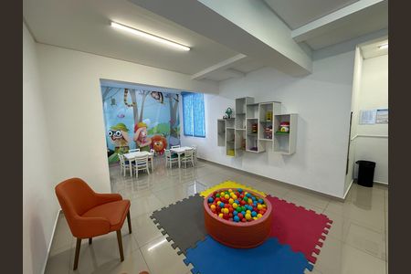 Apartamento para alugar com 46m², 2 quartos e 1 vaga Apartamento para alugar com 46m², 2 quartos e 1 vagaÁrea comum - Playground