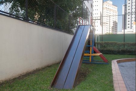 Apartamento à venda com 50m², 2 quartos e 1 vaga Apartamento à venda com 50m², 2 quartos e 1 vagaÁrea comum - Playground