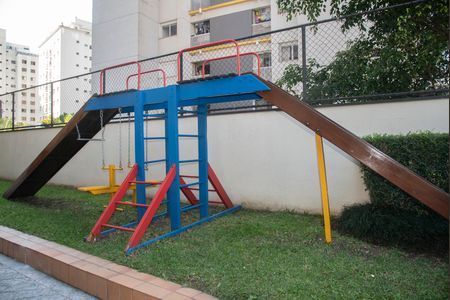 Apartamento à venda com 50m², 2 quartos e 1 vaga Apartamento à venda com 50m², 2 quartos e 1 vagaÁrea comum - Playground