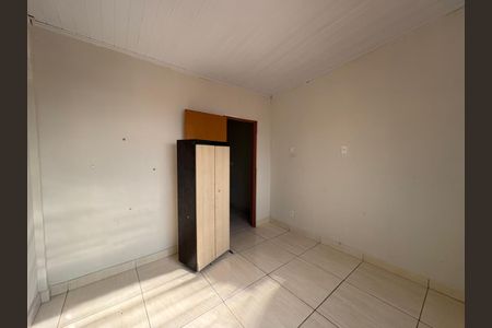 Quarto de casa para alugar com 3 quartos, 100m² em Vila dos Operarios, Contagem