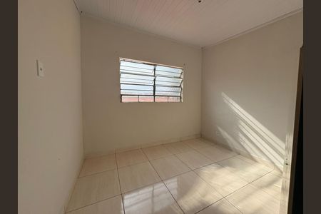Quarto de casa para alugar com 3 quartos, 100m² em Vila dos Operarios, Contagem