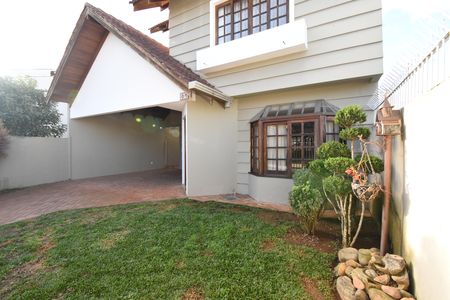 Casa de condomínio à venda com 330m², 3 quartos e 4 vagasÁrea externa