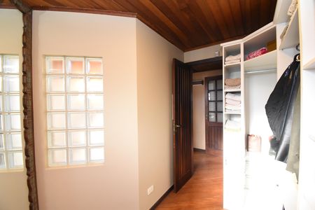 Casa de condomínio à venda com 330m², 3 quartos e 4 vagasCloset da Suíte Master