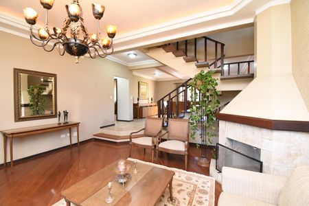 Casa de condomínio à venda com 330m², 3 quartos e 4 vagasSala