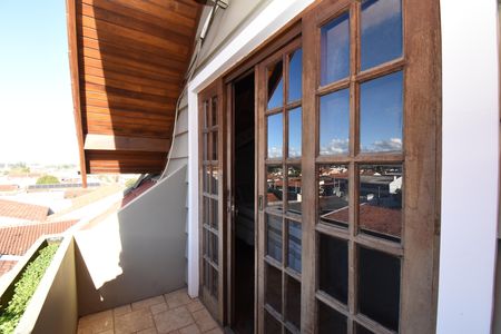 Casa de condomínio à venda com 330m², 3 quartos e 4 vagasSacada da Suíte Master