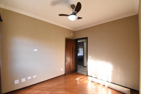 Casa de condomínio à venda com 330m², 3 quartos e 4 vagasQuarto 4