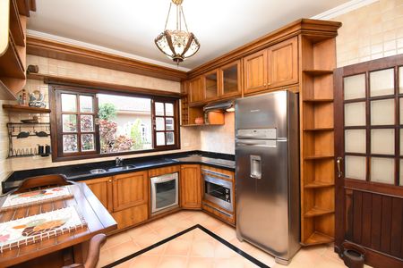 Casa de condomínio à venda com 330m², 3 quartos e 4 vagasCozinha