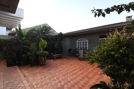 Casa de condomínio à venda com 330m², 3 quartos e 4 vagasÁrea externa