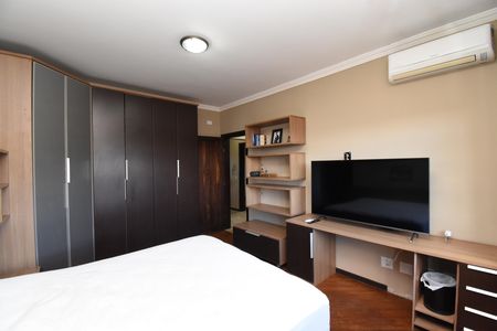 Casa de condomínio à venda com 330m², 3 quartos e 4 vagasQuarto 2