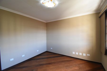 Casa de condomínio à venda com 330m², 3 quartos e 4 vagasQuarto 3