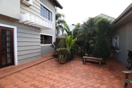 Casa de condomínio à venda com 330m², 3 quartos e 4 vagasÁrea externa