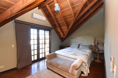 Casa de condomínio à venda com 330m², 3 quartos e 4 vagasSuíte Master