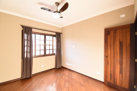 Casa de condomínio à venda com 330m², 3 quartos e 4 vagasQuarto 4