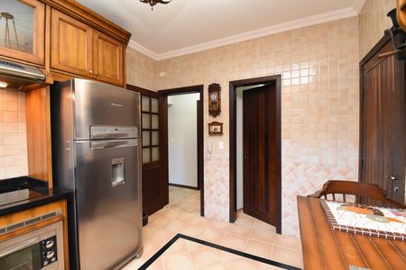 Casa de condomínio à venda com 330m², 3 quartos e 4 vagasCozinha