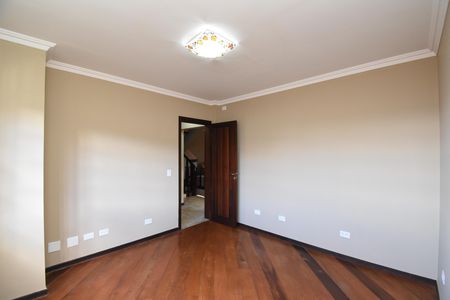 Casa de condomínio à venda com 330m², 3 quartos e 4 vagasQuarto 3