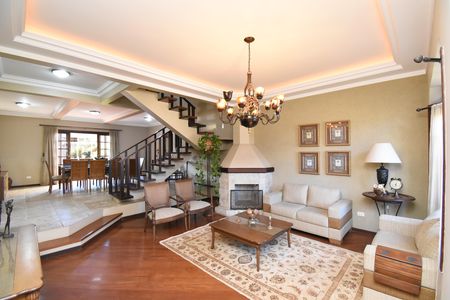 Sala de casa de condomínio para alugar com 3 quartos, 330m² em Cajuru, Curitiba