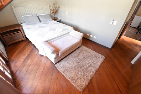 Casa de condomínio à venda com 330m², 3 quartos e 4 vagasSuíte Master