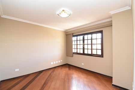 Casa de condomínio à venda com 330m², 3 quartos e 4 vagasQuarto 3