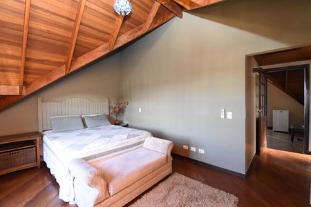 Casa de condomínio à venda com 330m², 3 quartos e 4 vagasSuíte Master